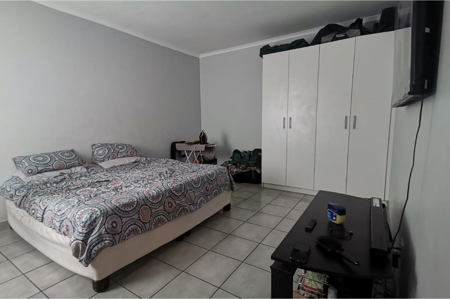 2 Bedroom Property for Sale in Esterville Western Cape